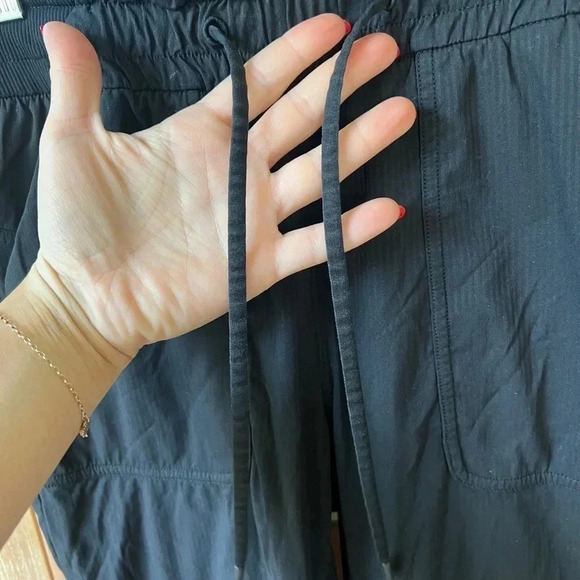 Lululemon Beyond the Studio Crop joggers sweats leggings pants black high rise - Picture 3 of 9